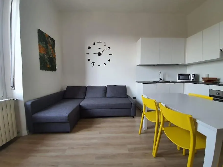 The Yellow Apartment 布雷西亚