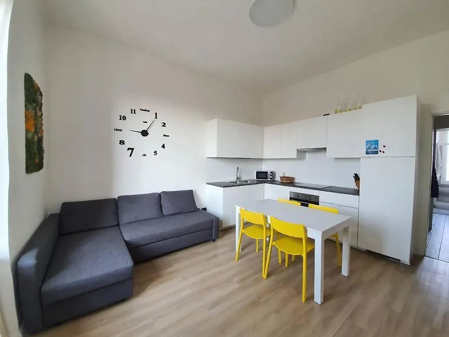 The Yellow Apartment 布雷西亚 意大利
