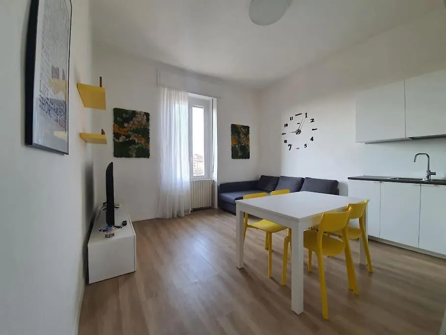 The Yellow Apartment Brescia